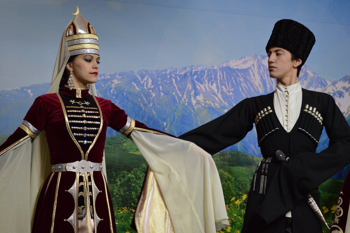 Национальный костюм кавказцев